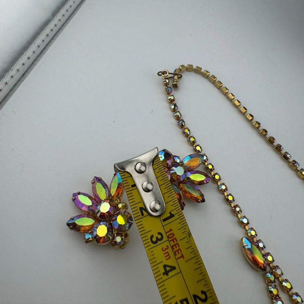 Vintage Elegant Multicolor Aurora Borealis Crystal Necklace and‎ Earring Set - Picture 9 of 9